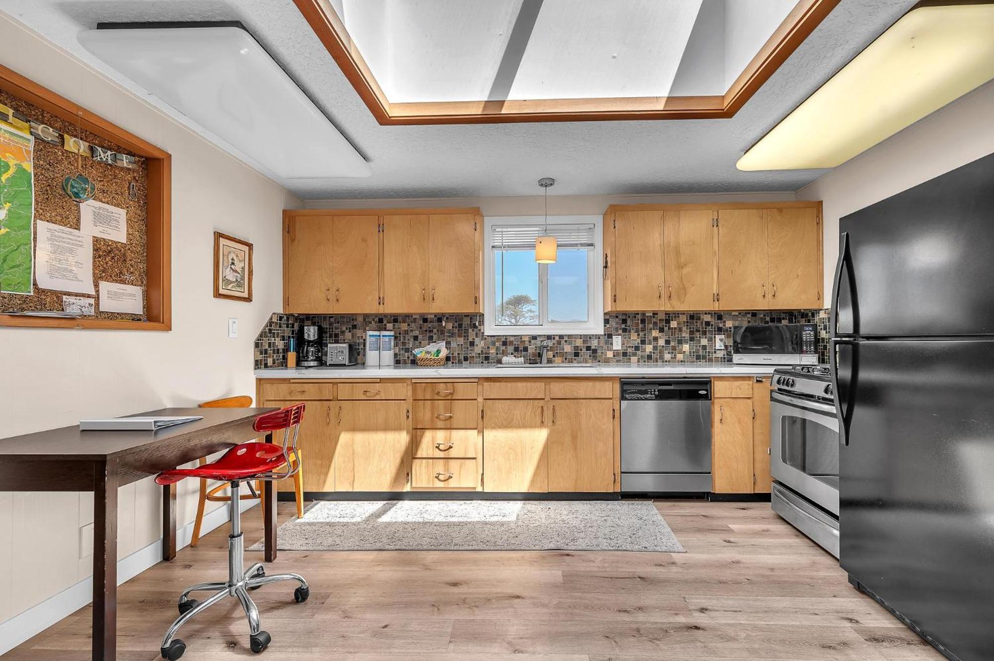 Shore Beats Work Lincoln City Bagian luar foto